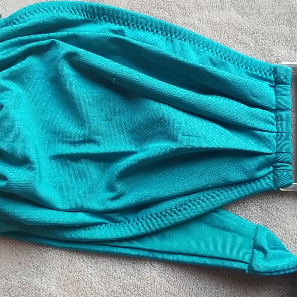 Bikini ๐ - Picture 7 of 8